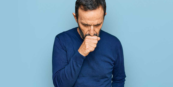 Pourquoi la cigarette électronique me fait tousser ? Solutions pour vapoter sans irritation